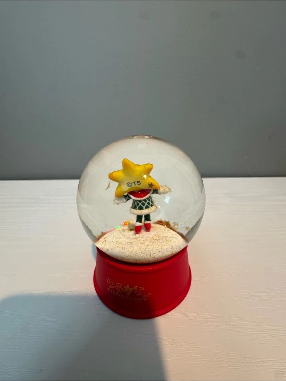 Tokyo Skytree winter collection Red Snow Globe with Yellow Star Figure